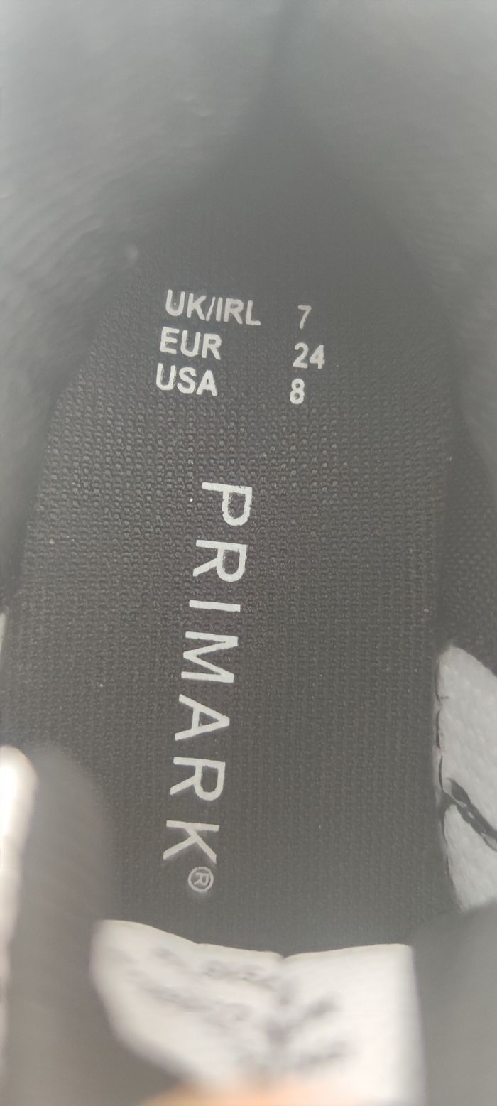 Chaussure neuve 
Taille 24 - photo numéro 6