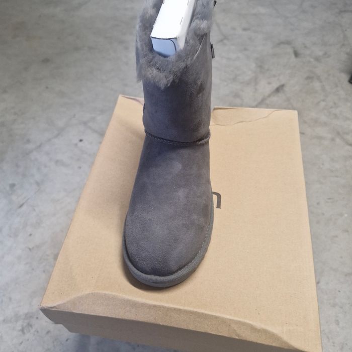 Ugg grise haute 2 nœuds - photo numéro 7