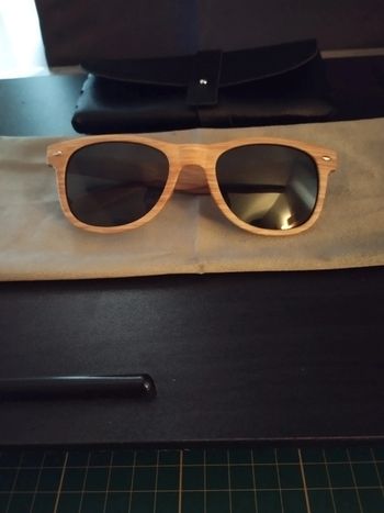 Lunettes de soleil monture bambou avec étui