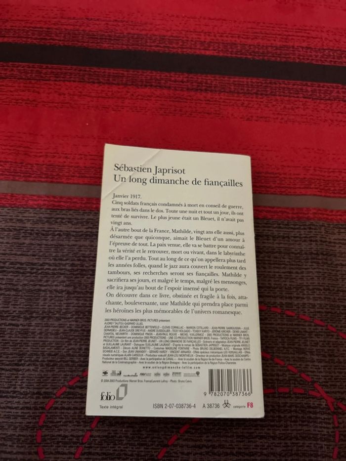Un long dimanche de fiançailles - photo numéro 2
