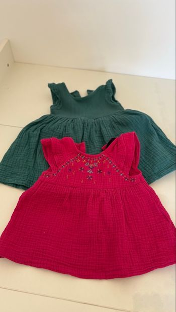 Lot 2 robes bébé fille coton – rose brodée & vert sauge