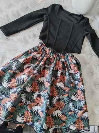Lot jupe longue + haut 7 ans
