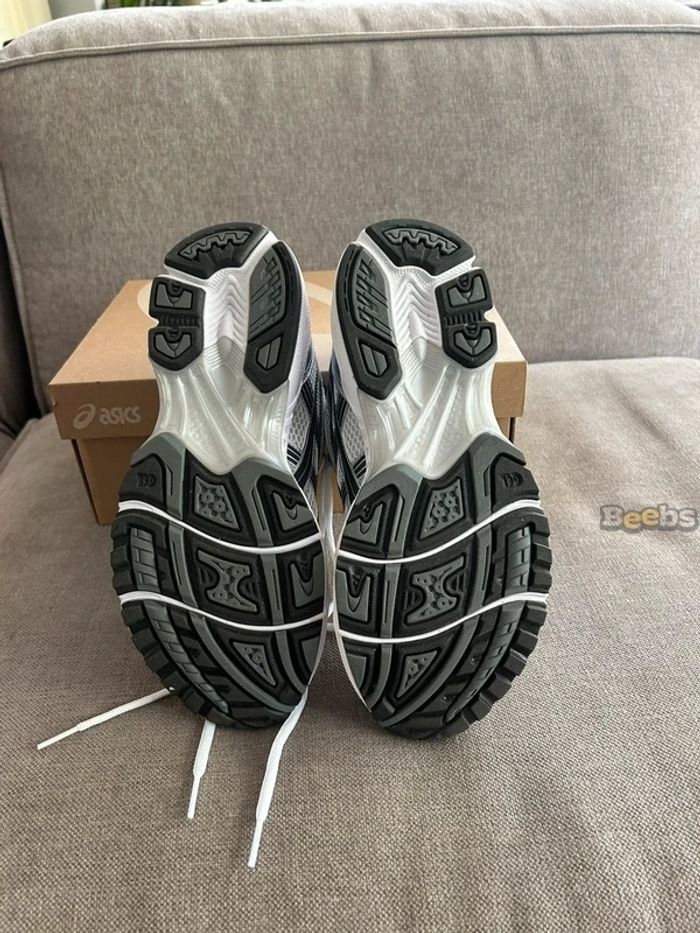 Asics Gel-Kayano 14 Taille 37.5 - photo numéro 4
