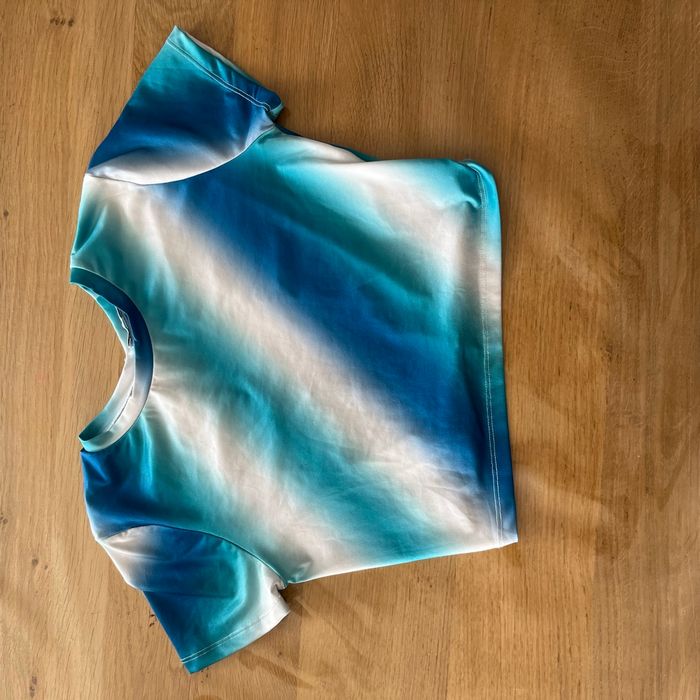 T shirt top
