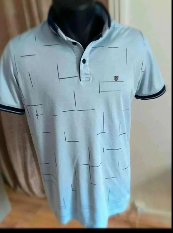 polo bleu clair