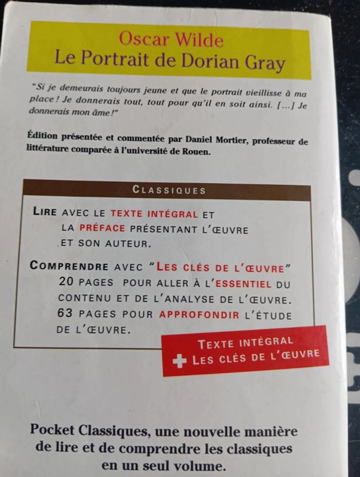 Livre de poche le Portrait de Dorian Gray d Oscar Wild - photo numéro 3