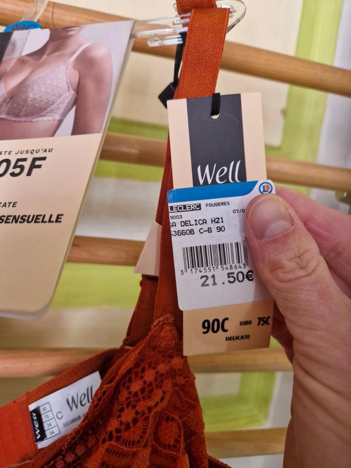 Soutien à gorge Well neuf 90c - photo numéro 3