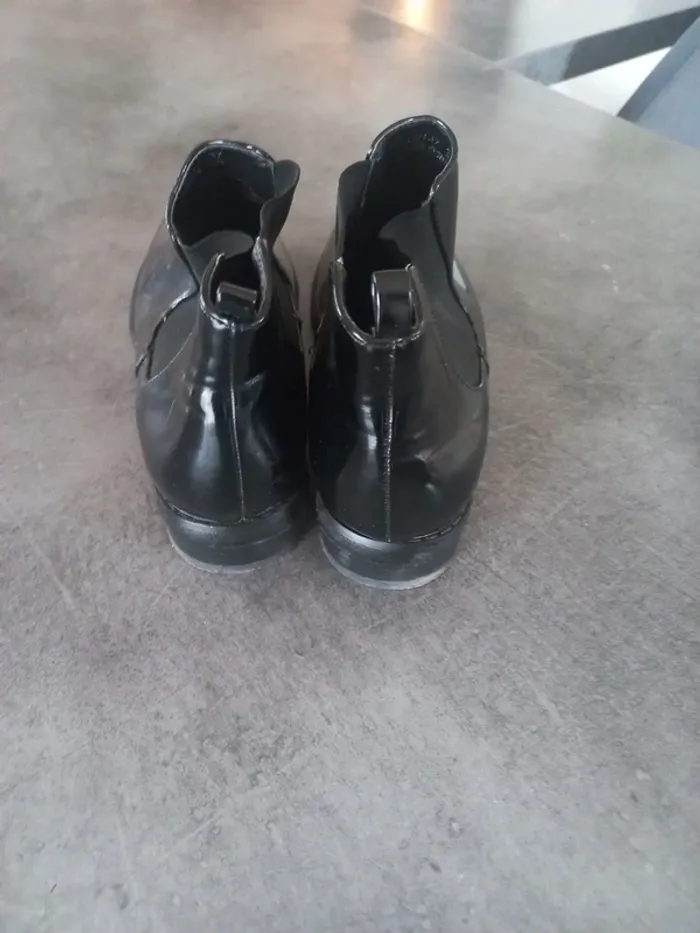 Chaussures reserved - photo numéro 3