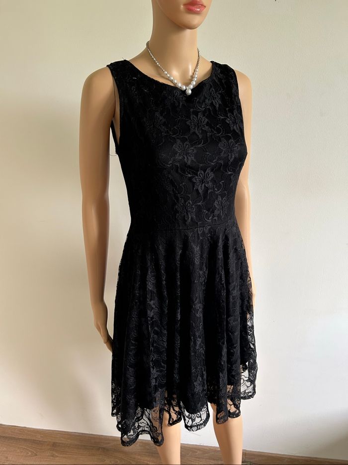 Robe noire en dentelle sans manches Choklate taille S TBE - photo numéro 2