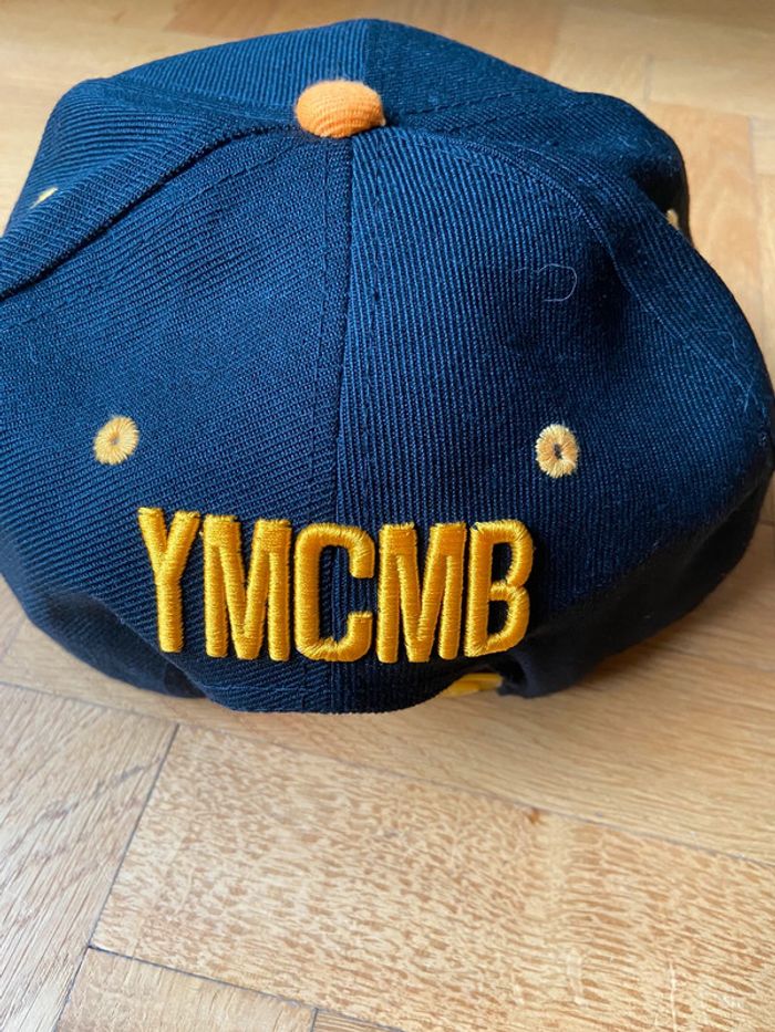 Casquette noir/orange ymcmb officiel neuf - photo numéro 3