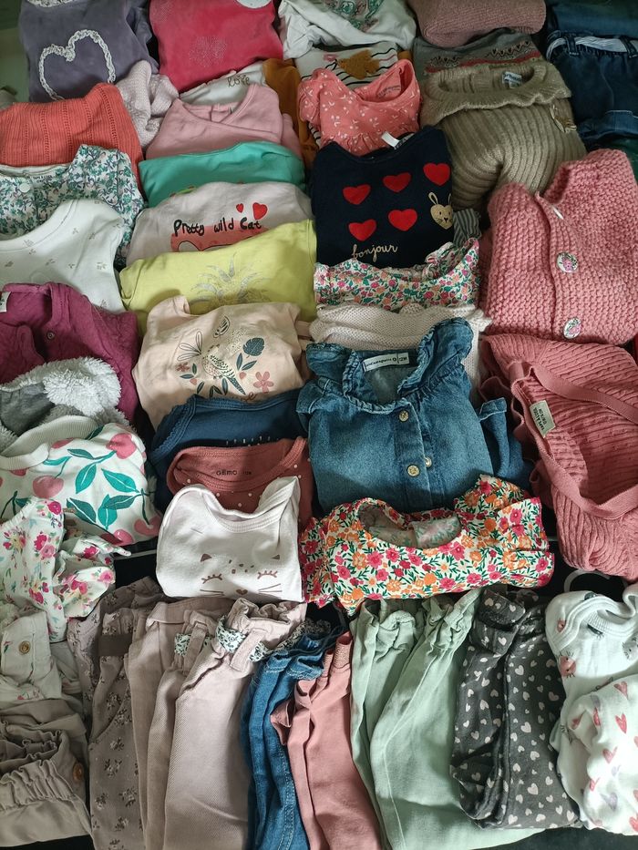 Lot Vêtements filles 12 mois - photo numéro 3