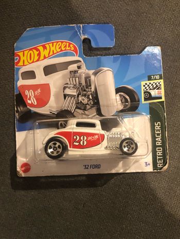 Miniature hot wheels ford 32
