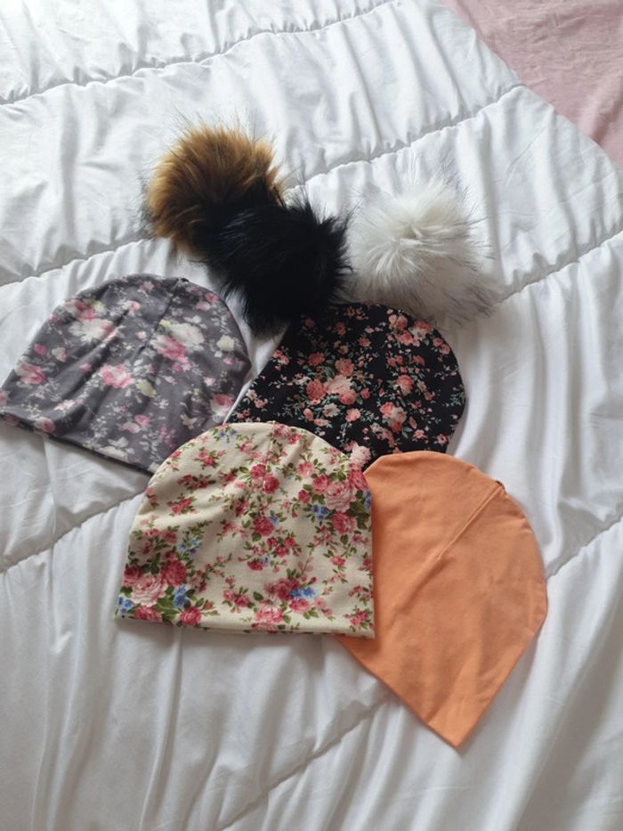 4 bonnets , tuques mpompon neufs ! - photo numéro 2