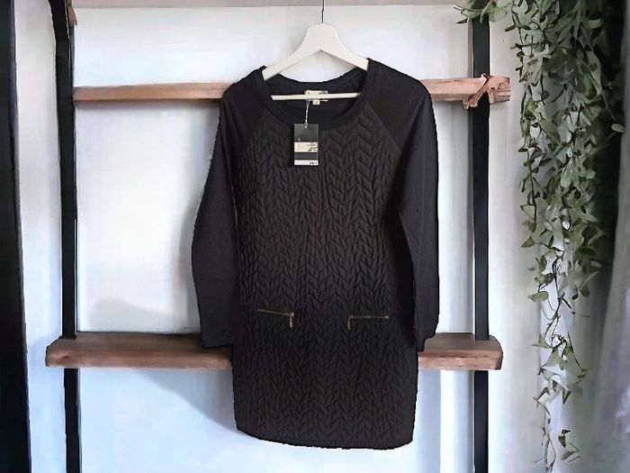 Robe sweat courte noire Joos