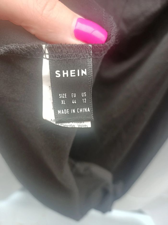 Magnifique robe longue SHEIN avec petite chaîne dans le haut du dos - photo numéro 5