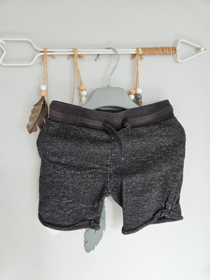 Short 3 ans
