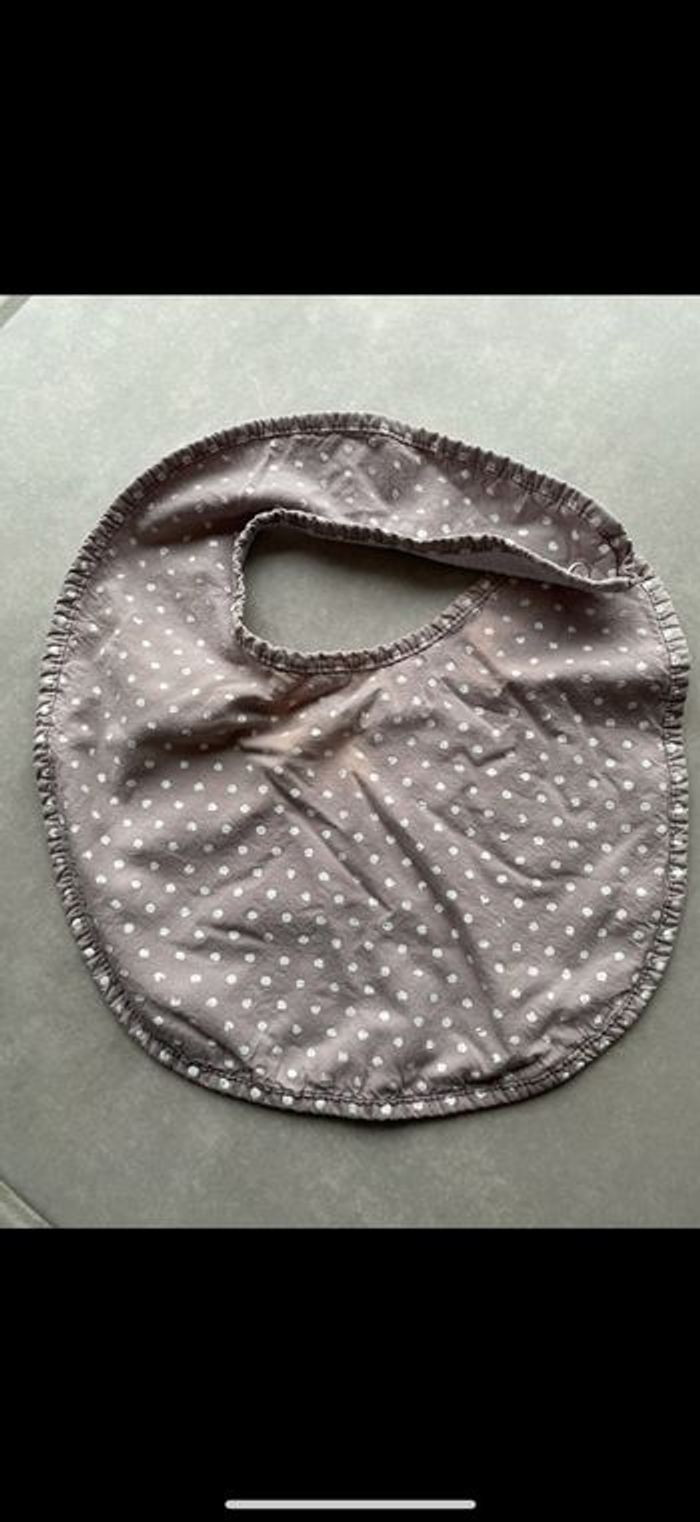 Bavoir - photo numéro 1