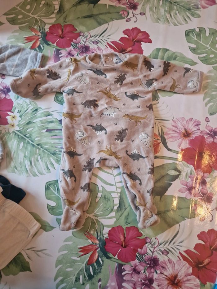 2 pyjamas - photo numéro 2