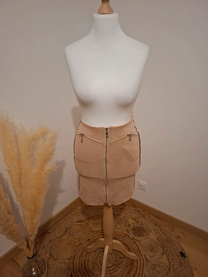 Jupe beige/rose zippée en suédine H F Woman Collection taille M 38