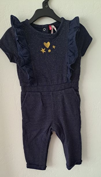 Combinaison bleu marine fil doré
12 mois
