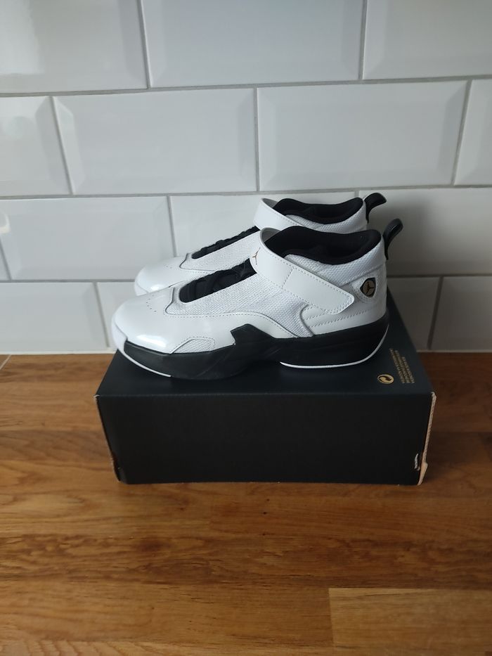 Baskets Jordan max aura 6 T 35 - photo numéro 2