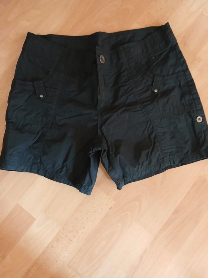 Short noir taille 40 Kiabi