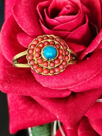 Bague avec ses petites perles en acier inoxydable