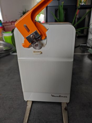 Ouvre boîte électrique