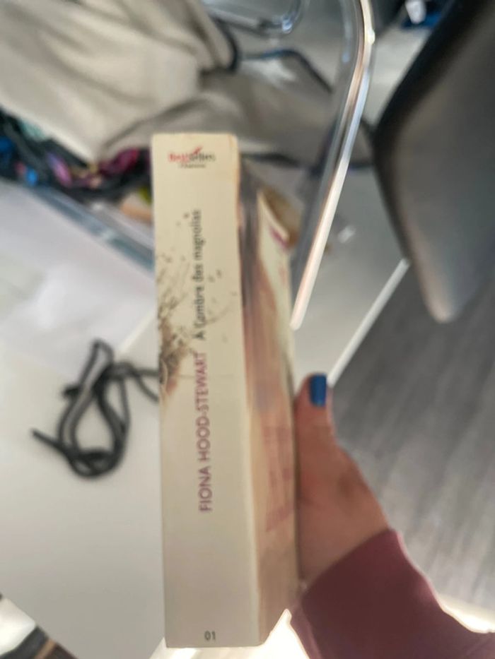 Livre à l’ombre des magnolias de fiona hood-stewart - photo numéro 4