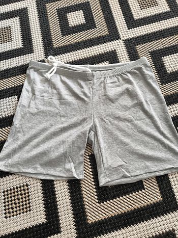 Short décontracte taille L 40 neuf