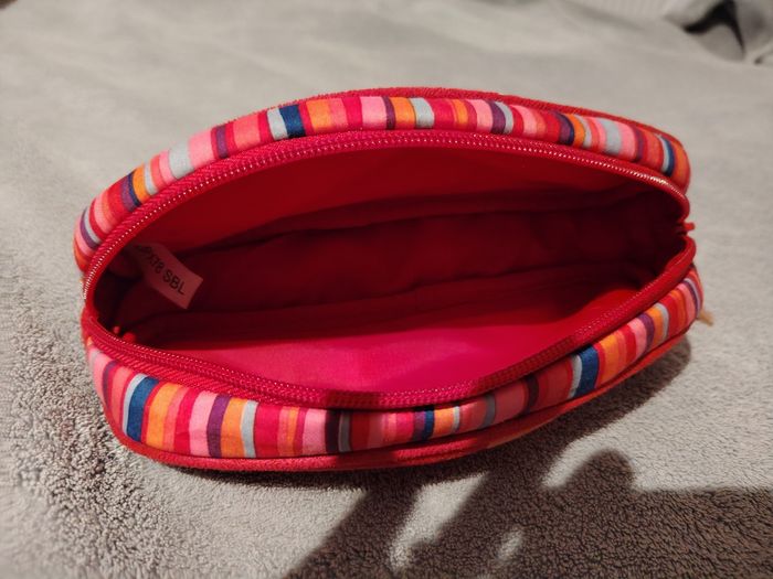 Trousse Diddlina
Neuve
Ancienne collection donc rare - photo numéro 3