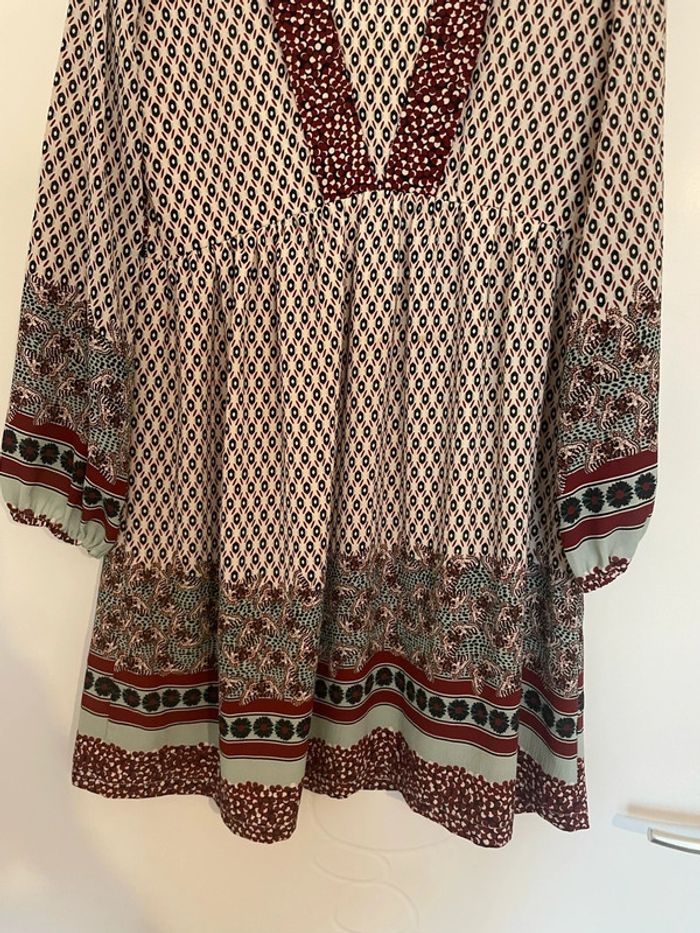 Robe à manches longues col V bas évasé bordeaux noir blanc bleu clair à motifs Deby Debo taille XS - photo numéro 4
