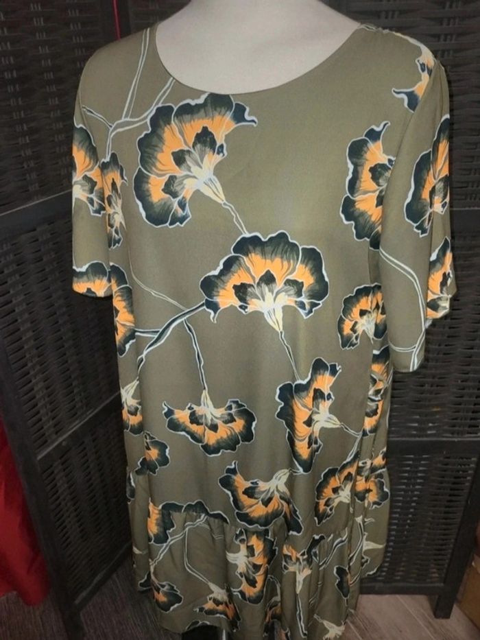 Robe d'été fleurie 44/46 - photo numéro 2