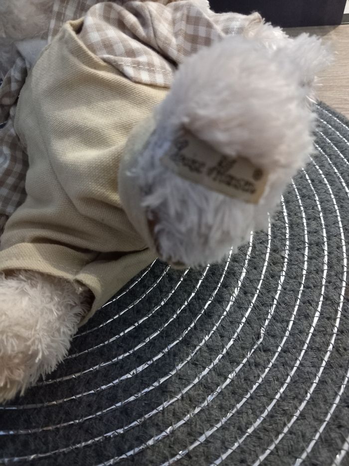 Peluche lapin avec sa salopette Louise Mansen 22cm - photo numéro 3