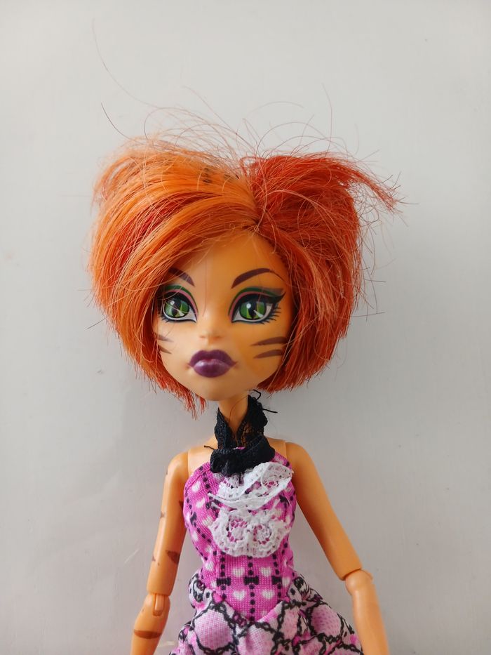 Poupée Monster High - Toralei Stripe - Mattel 2011 - photo numéro 2