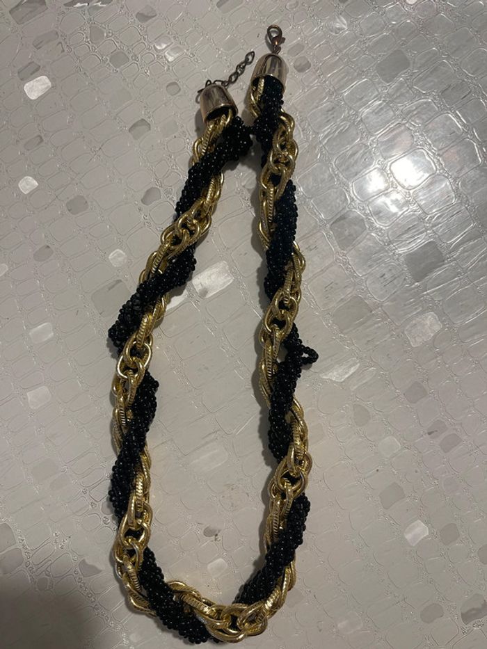 Très joli collier noir et or perles et chaînette - photo numéro 2
