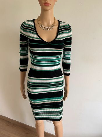 Robe rayée à manches courtes taille XS excellent état