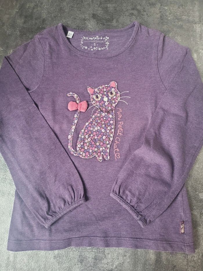 Lot 11 t-shirts manches longues fille 5 ans très bon état - photo numéro 2