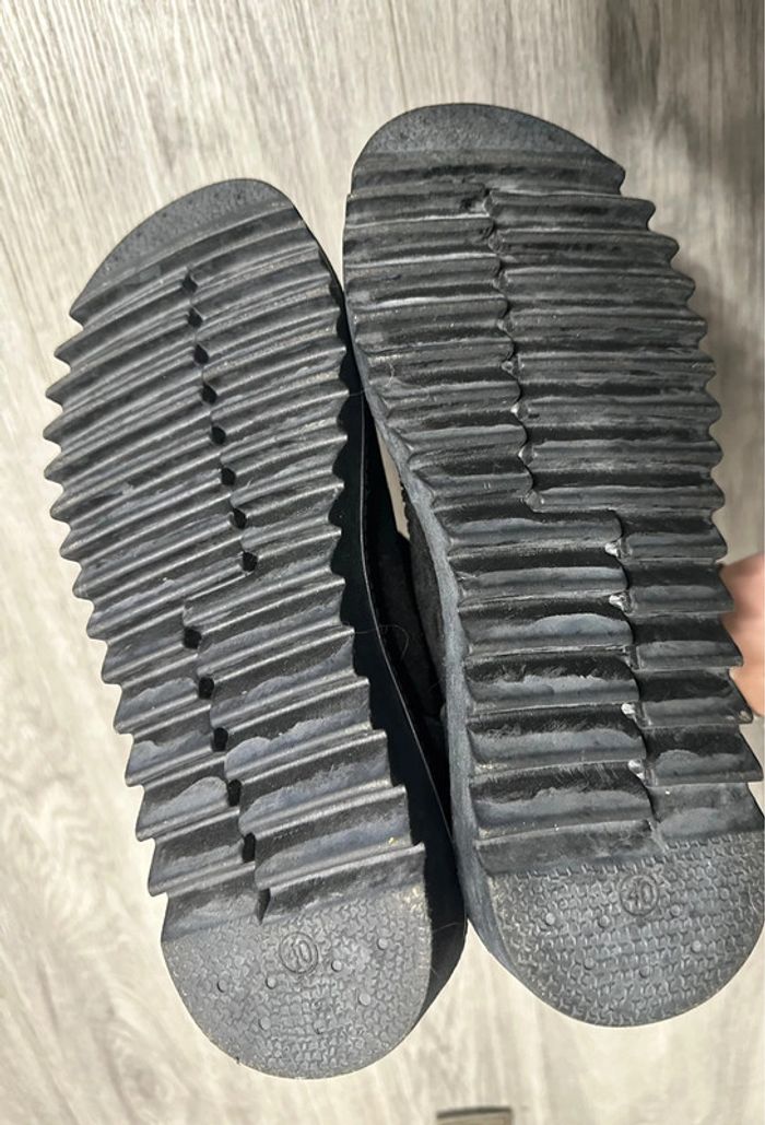 Boots plateformes fourrées noir et beige crème T 37/38 - photo numéro 8