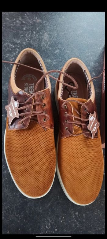 Chaussures ville Trek Stone neuve