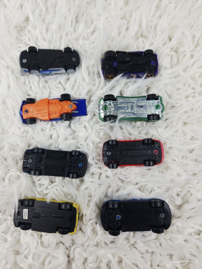 Lot de 24 petites voitures marque Hot Wheels 🎅 - photo numéro 8