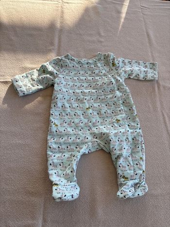 Pyjama naissance tape à l’œil
