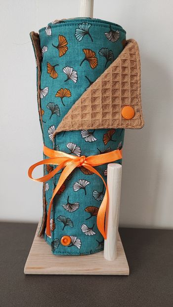 Rouleau d'essuies tout et son support en bois fait main 