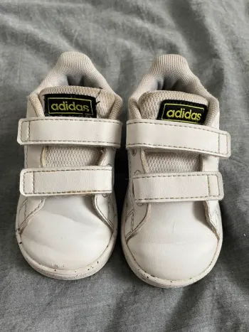 Basket Adidas taille 20