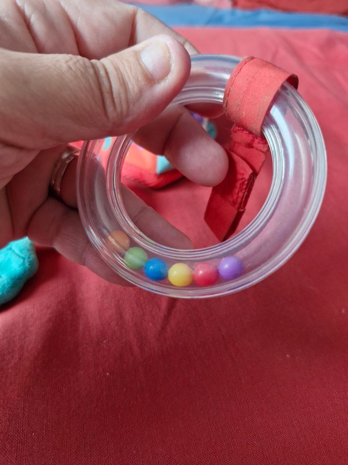 Jouets d'éveil visuel sonore et tactile - photo numéro 2