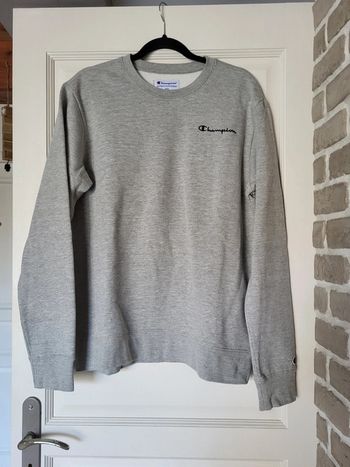 Sweat gris Champion logo brodé proche du neuf