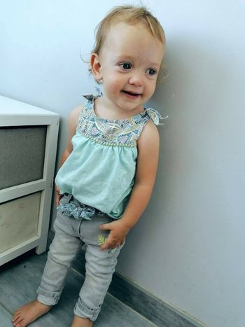 1218 mois ensemble et tu es tape à l'oeil pantalon avec ceinture et t-shirt