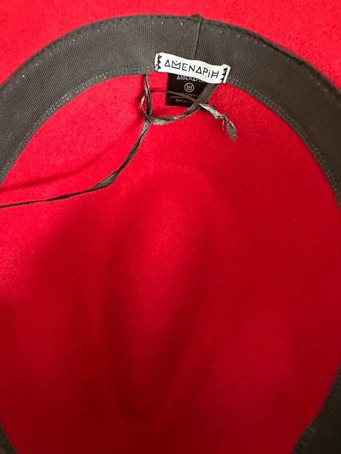 Chapeau Amenapih rouge détails bijoux 💋 - photo numéro 4