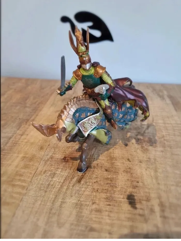 Figurine - Chevalier et cheval - Maître Des Armes - Cimier Dragon - Papo - photo numéro 2