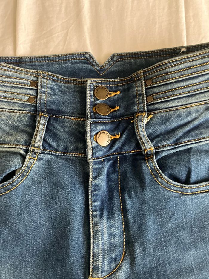 Jean cache cache - photo numéro 2